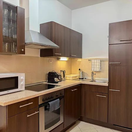 K13 Gozsdu * بودابست