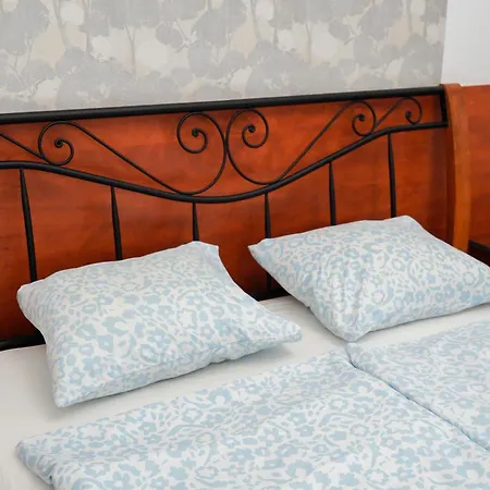K13 Gozsdu Appartamento Budapest